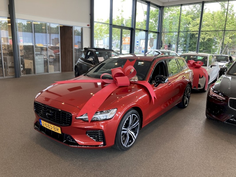 Volvo V60 T6 Recharge AWD R-Design (2020)