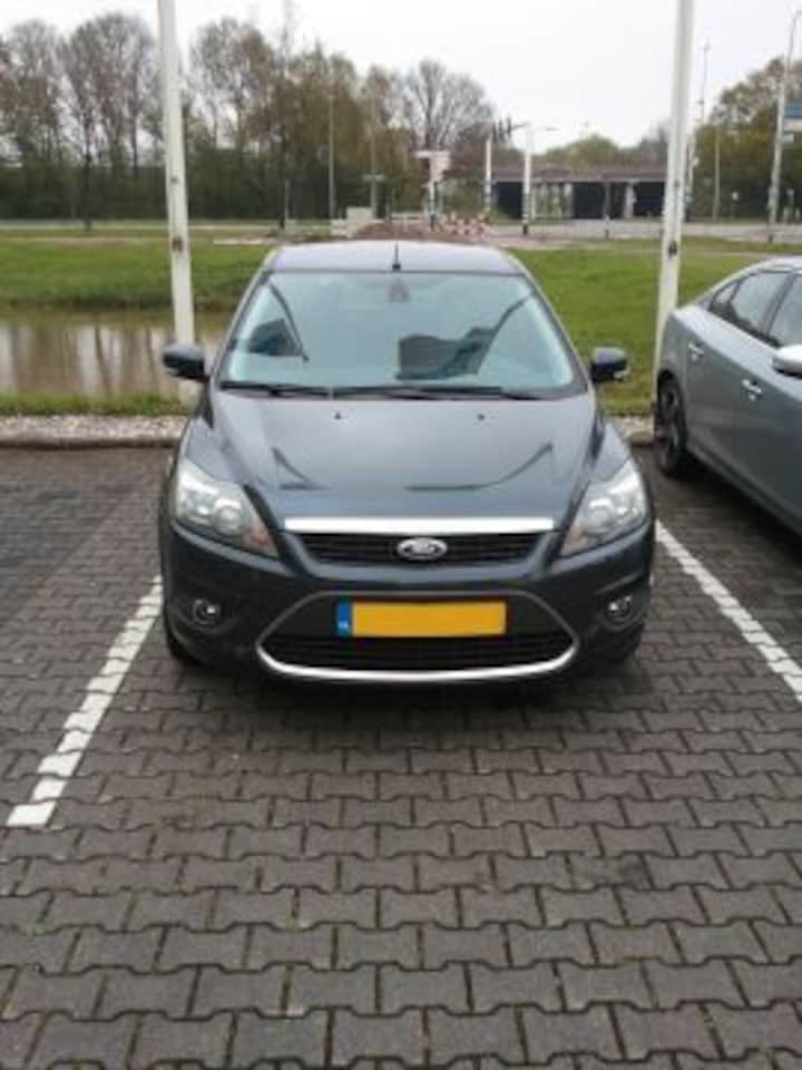 Ford Focus Wagon 2.0 16V Titanium (2008)