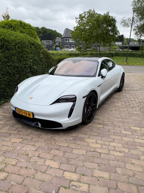 Porsche Taycan Turbo
