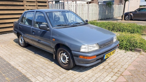 Daihatsu Charade 1.3i SG