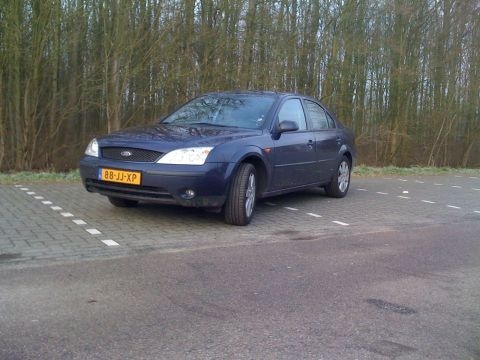 Ford Mondeo 2.0 16V Trend (2002)