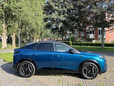 Peugeot e-3008 GT Advantage 73kWh 210