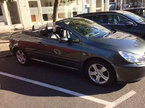 Peugeot 307 CC 2.0 16V (2004)