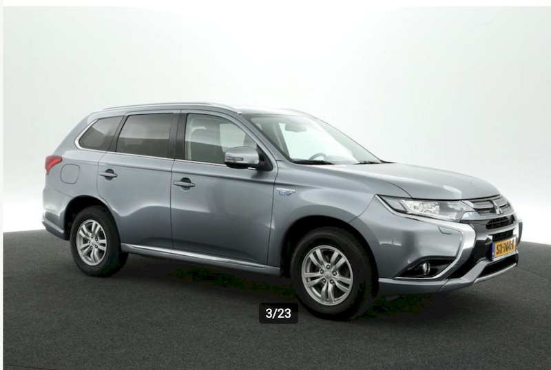 Mitsubishi Outlander PHEV Pure (2018)