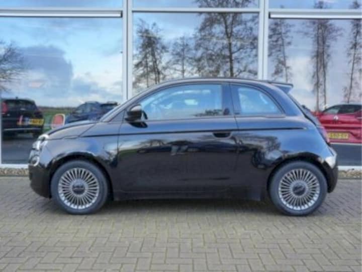Fiat 500 (2022)
