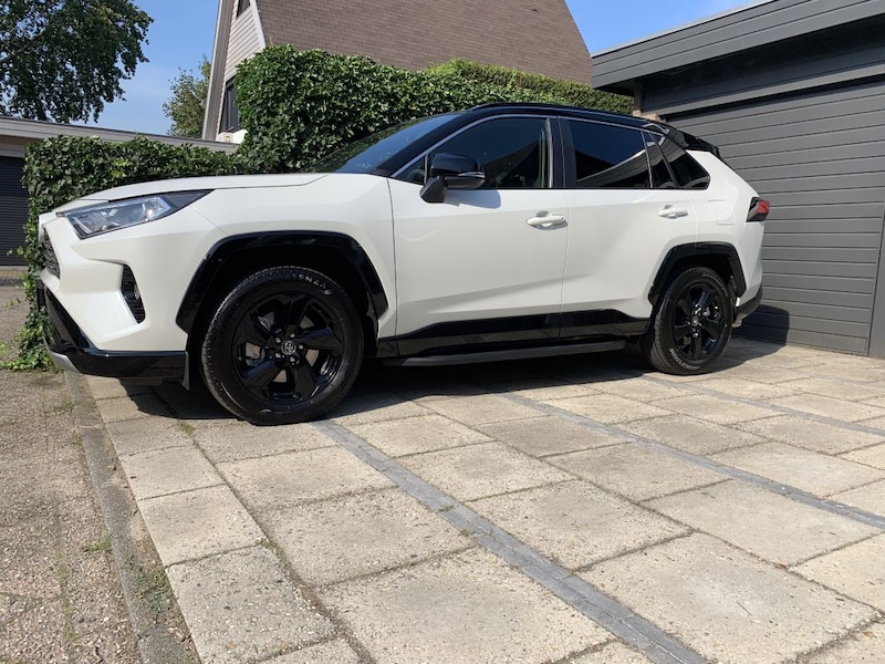 Toyota RAV4 2.5 Hybrid 2WD Bi-Tone (2019)