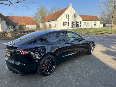 Tesla Model 3 Performance AWD (2024)