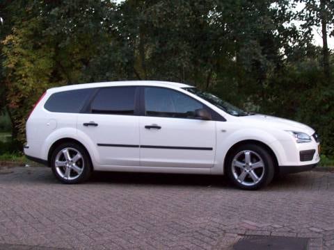 Ford Focus Wagon 1.6 16V Trend (2005)