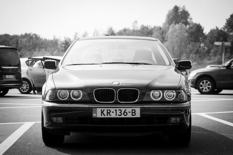 BMW 528i