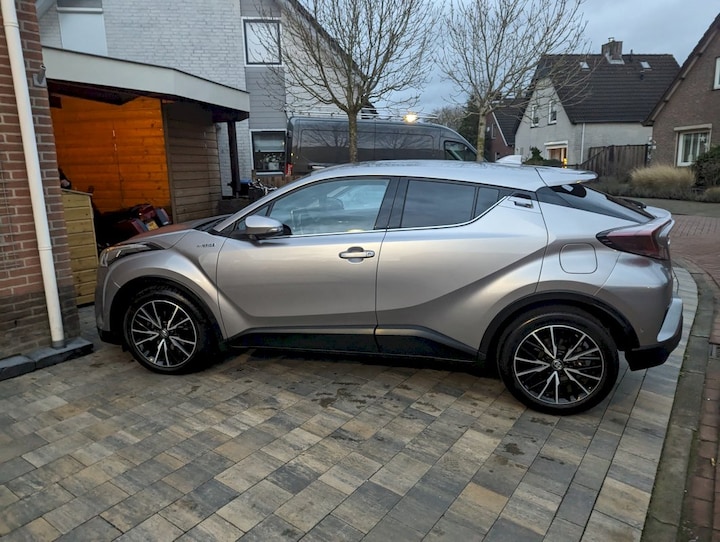 Toyota C-HR 1.8 Hybrid Executive (2018)