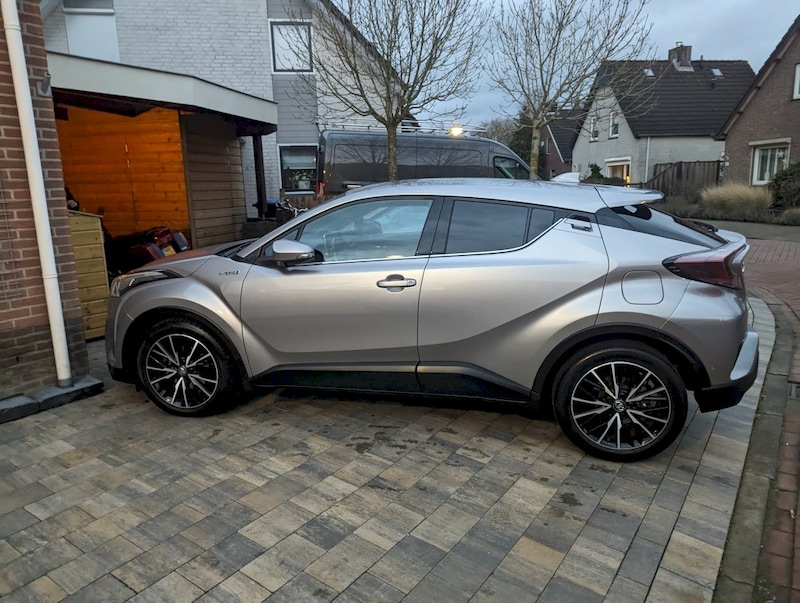 Toyota C-HR 1.8 Hybrid Executive (2018)