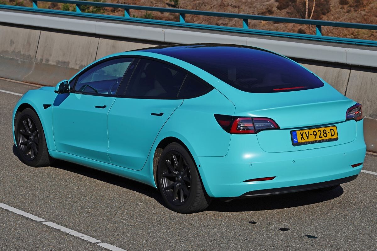 Hoeveel capaciteit heeft accu van Tesla Model 3 LR na 130.000 km?