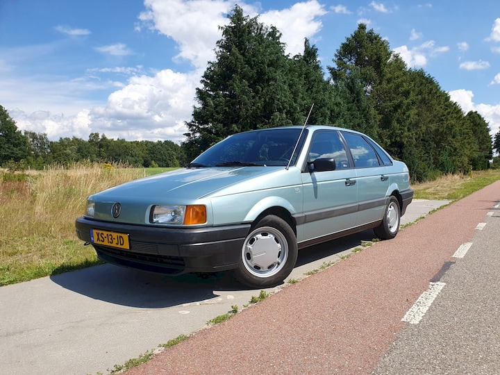 Volkswagen Passat 1.8 90pk CL (1989)