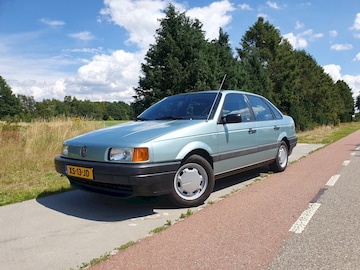 Volkswagen Passat 1.8 90pk CL (1989)