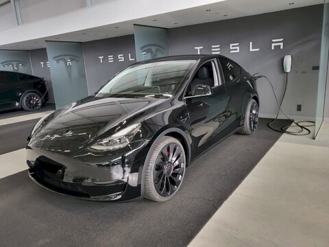 Tesla Model Y Performance AWD