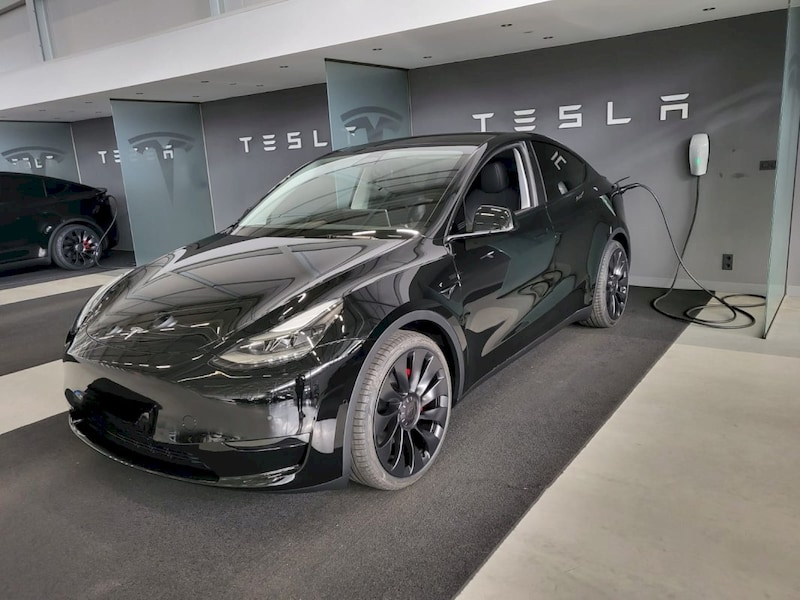 Tesla Model Y Performance AWD (2022)