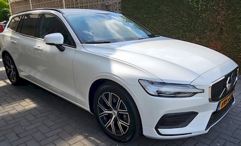 Volvo V60 B4 Essential Edition