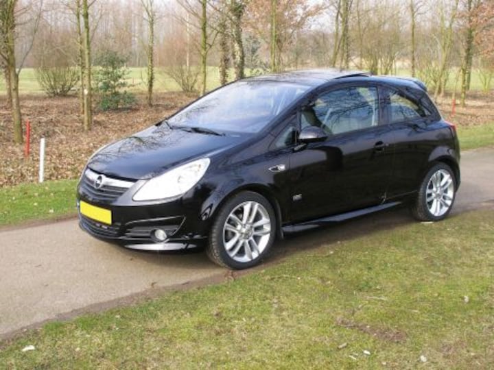 Opel Corsa 1.4-16V Cosmo (2008)