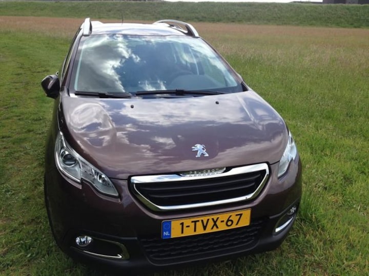 Peugeot 2008 Blue Lease 1.2 Puretech (2014)