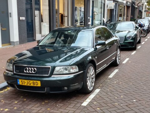 Audi A8 2.5 TDI quattro (2002)