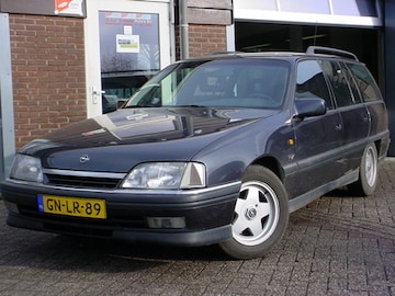 Opel Omega Caravan 2.6i Sportive (1993)