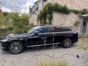 Volvo V90 T6 Plug-in Hybrid AWD Core (2023)