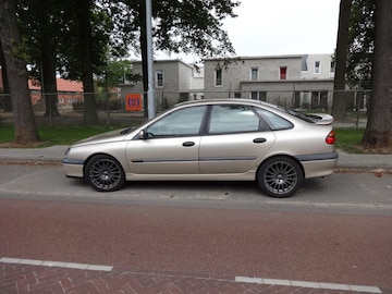 Renault Laguna RXT 3.0 V6-24V (1999)