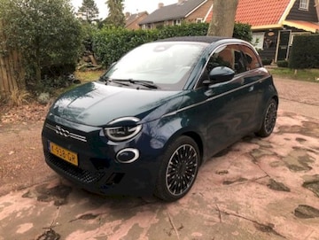 Fiat 500eC La Prima (2020)