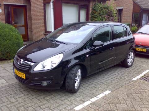 Opel Corsa 1.4-16V Cosmo (2008)