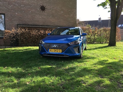 Hyundai Ioniq Hybrid First Edition