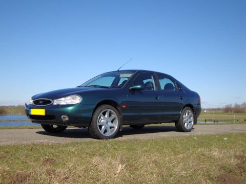 Ford Mondeo 2.0i Ghia Platinum (2000)