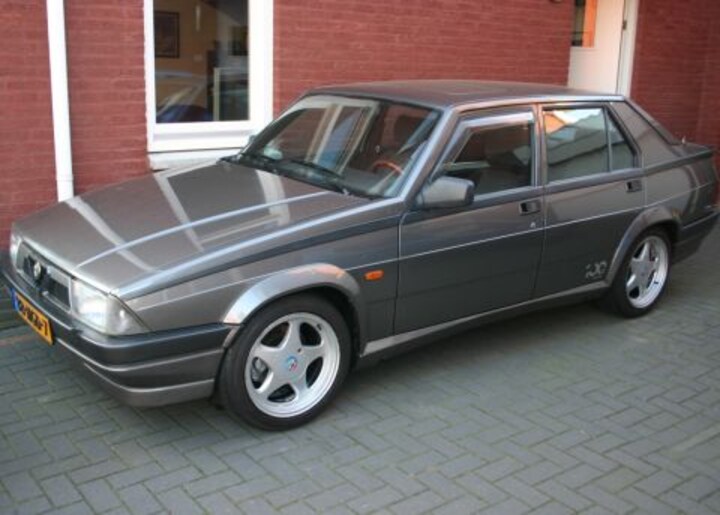 Alfa Romeo 75 2.0 Twin Spark