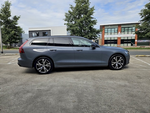 Volvo V60 B4 Core (2023)