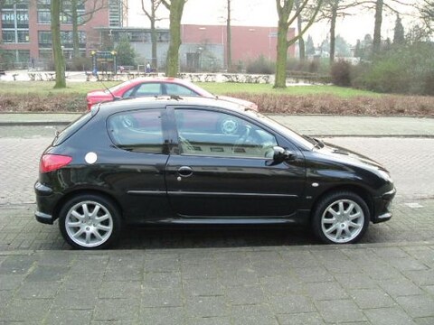 Peugeot 206 GTI 2.0-16V