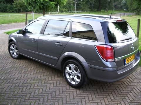 Opel Astra Stationwagon 1.9 CDTi 100pk Cosmo (2005)