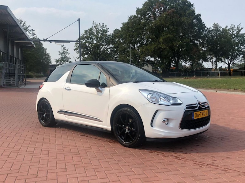 Citroen DS3 e-HDi 90 So Chic (2012)