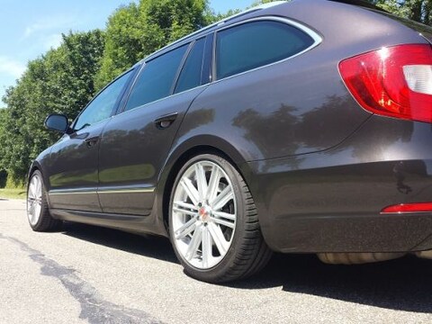 Skoda Superb Combi 3.6 V6 FSI 4x4 Elegance Businessline (2010)