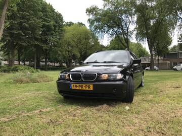 BMW 330d touring Edition (2004)