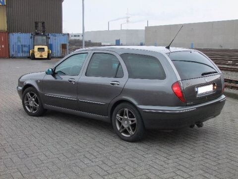 Lancia Lybra SW 2.4 JTD LX (2002)