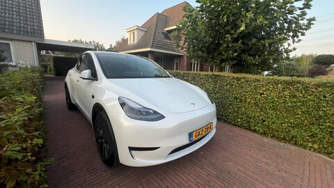 Tesla Model Y Longe Range