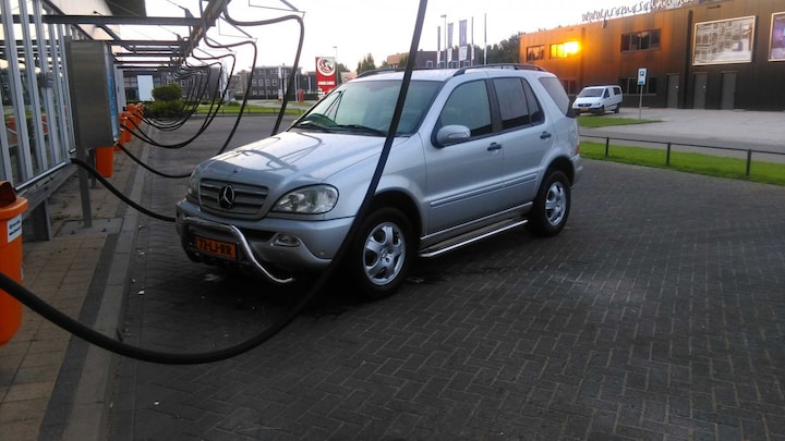 Mercedes-Benz ML 270 CDI (2003)