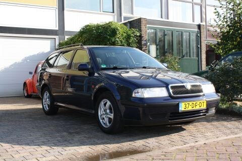 Skoda Octavia Combi 1.6 100pk LX