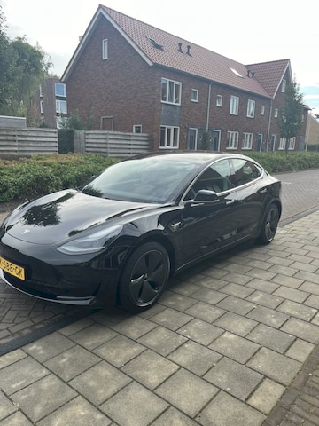 Tesla Model 3 Standard Range Plus (2020)