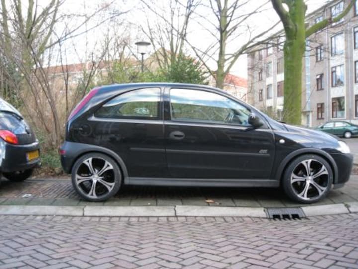 Opel Corsa 1.4-16V Sport