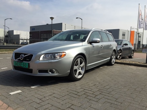 Volvo V70 2.0T R-Design (2011)
