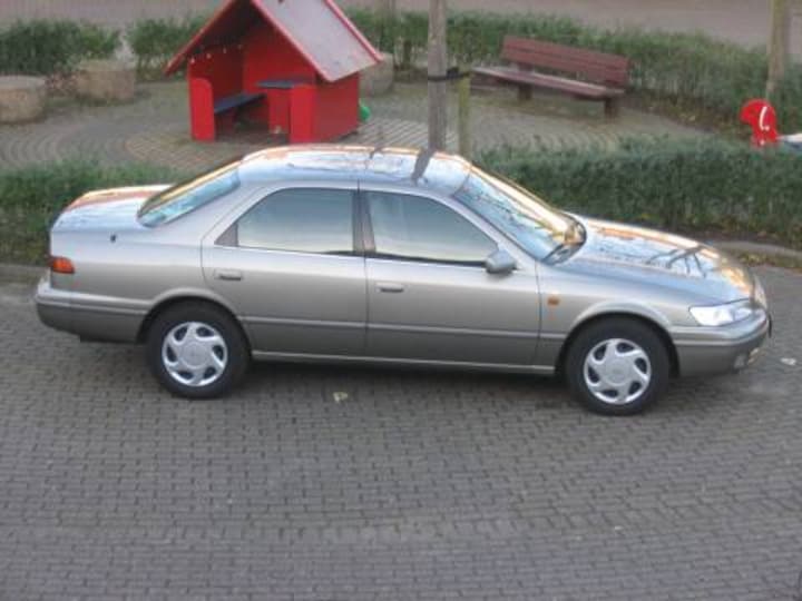 Toyota Camry 2.2i GL (1997)