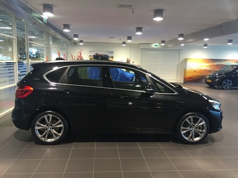 BMW 225xe Active Tourer (2015)