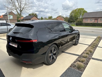 BMW iX xDrive40 (2022)