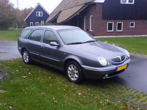 Lancia Lybra SW 1.9 JTD LX (2000)