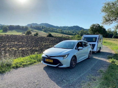 Toyota Corolla Touring Sports 1.8 Hybrid Business Intro